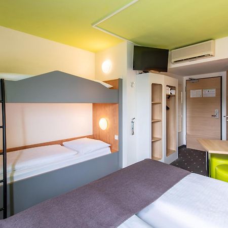 B&B Hotel Erlangen Buitenkant foto
