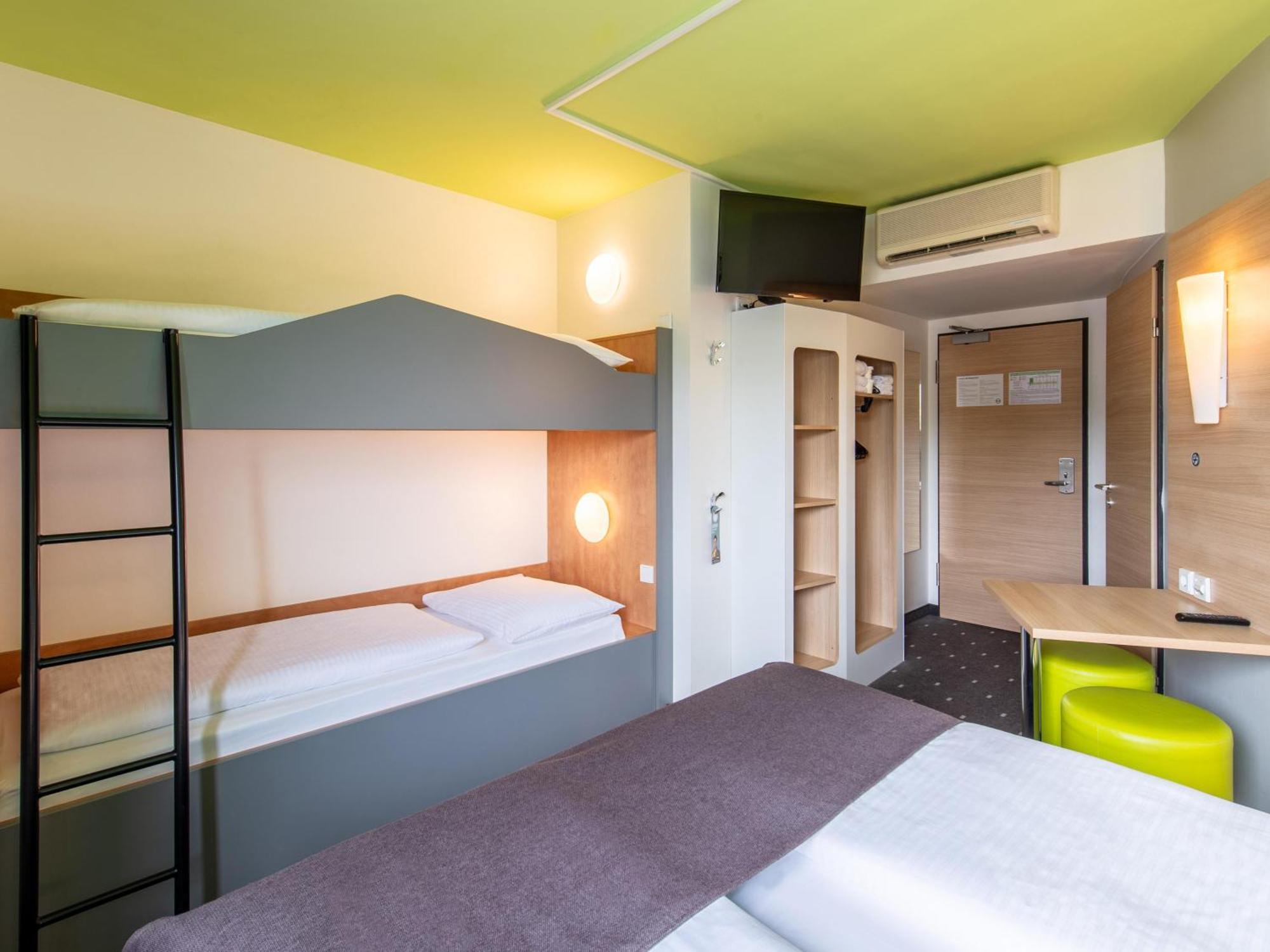 B&B Hotel Erlangen Buitenkant foto