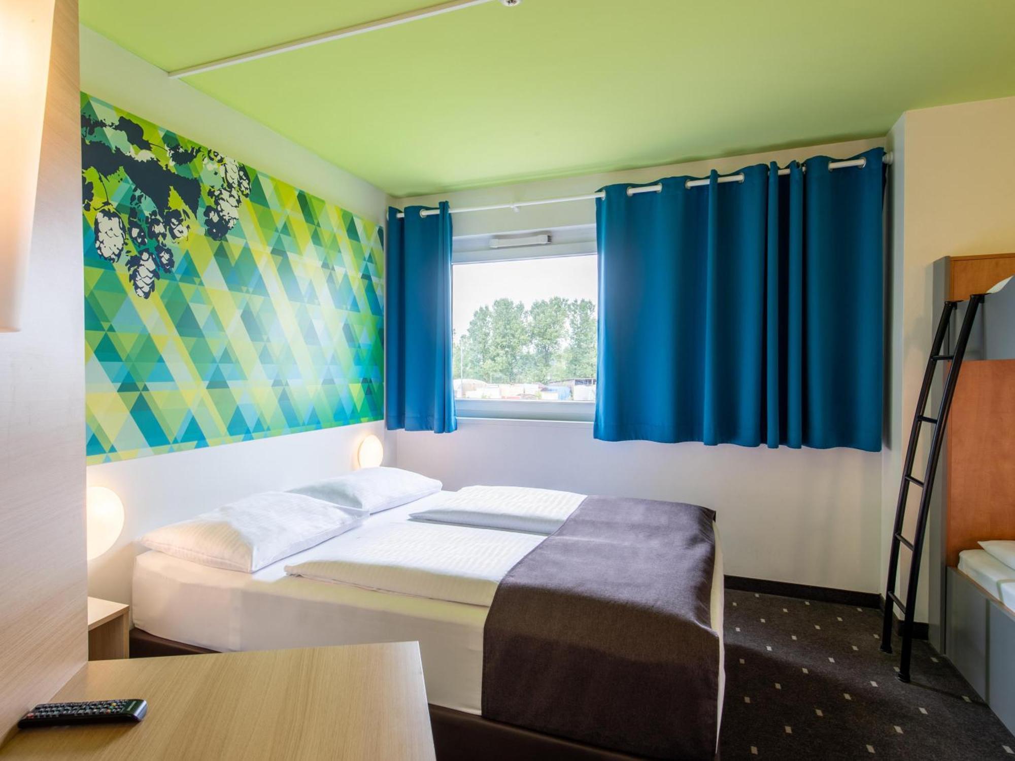 B&B Hotel Erlangen Buitenkant foto