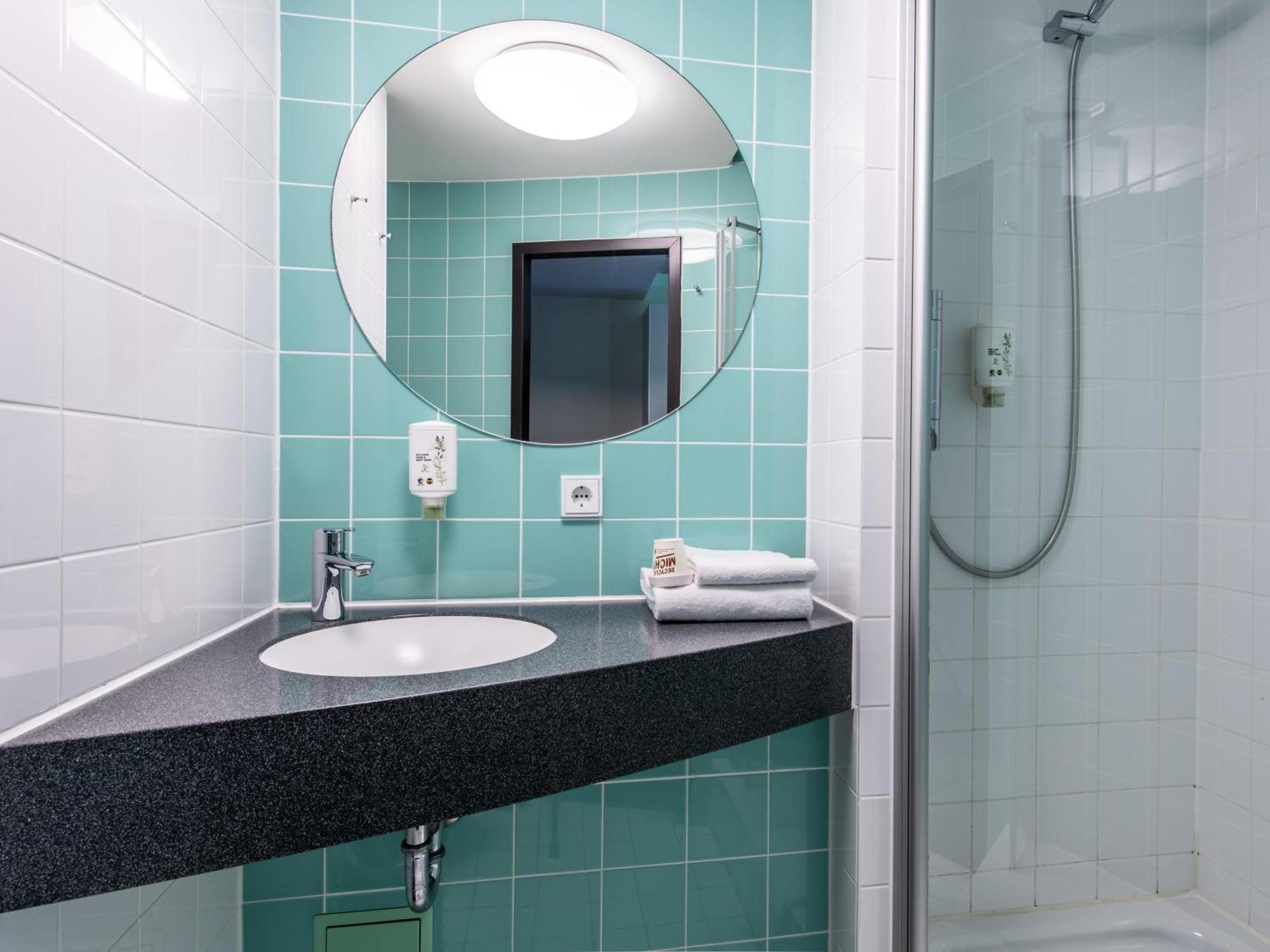 B&B Hotel Erlangen Buitenkant foto