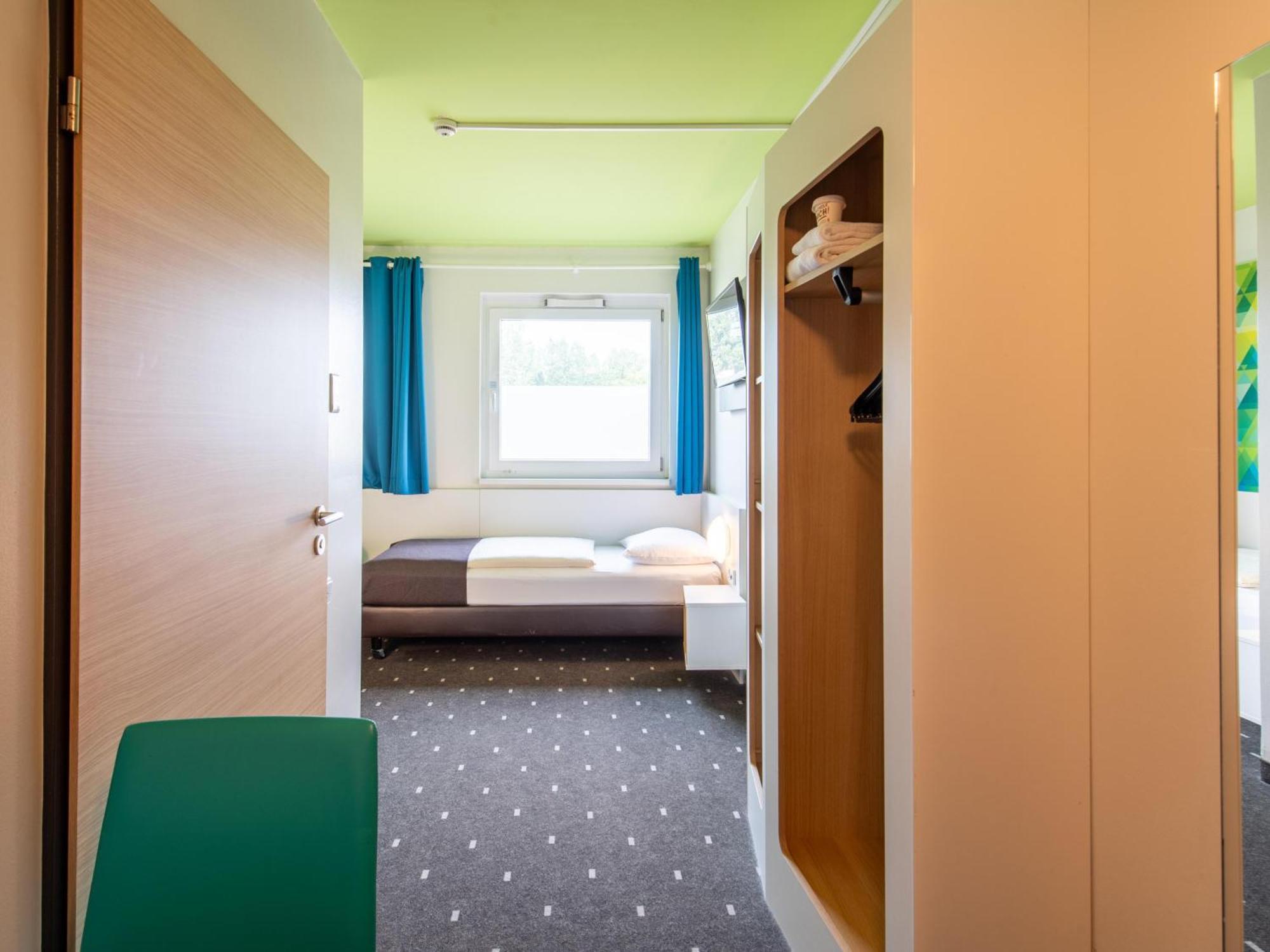 B&B Hotel Erlangen Buitenkant foto