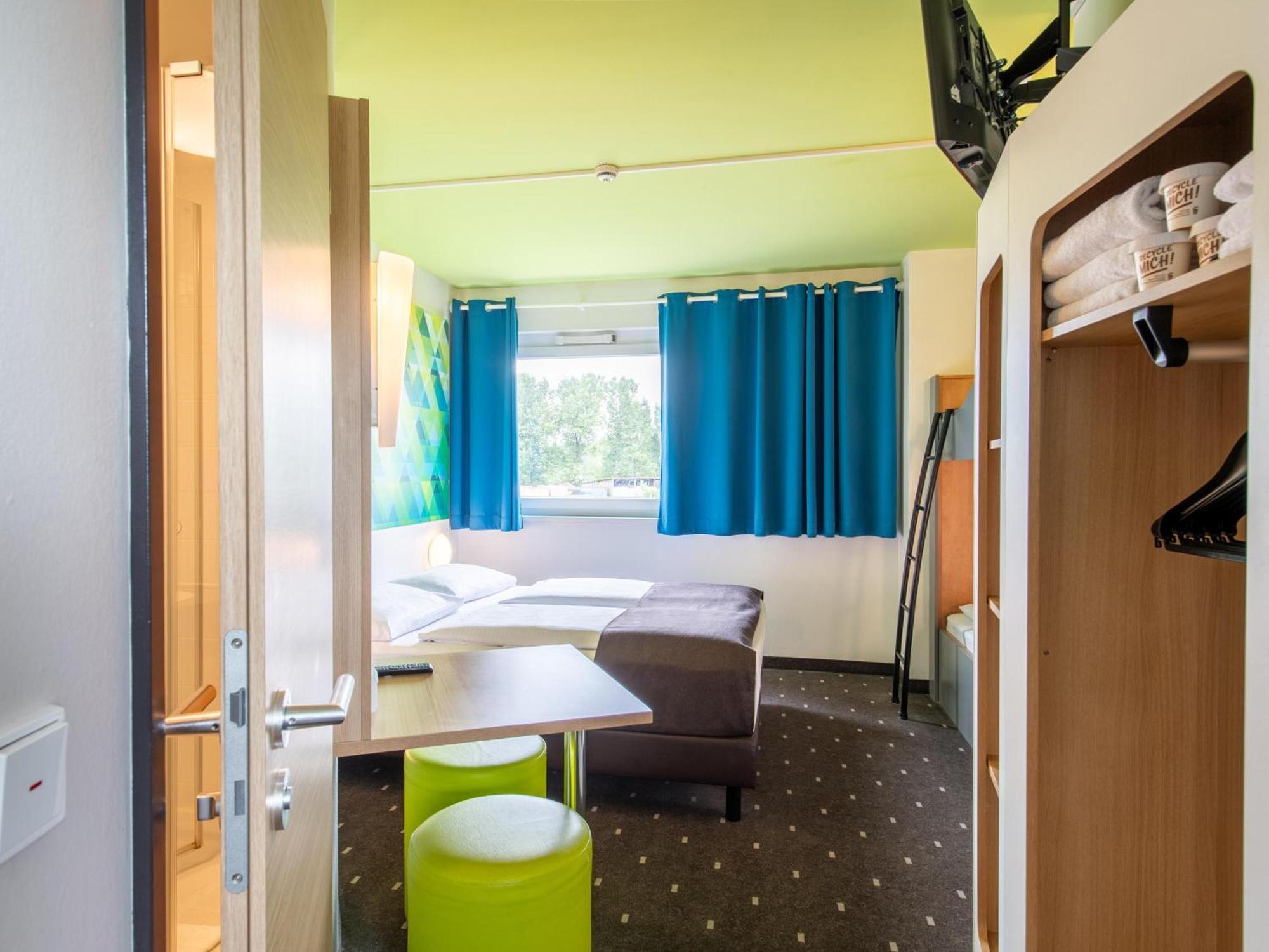 B&B Hotel Erlangen Buitenkant foto