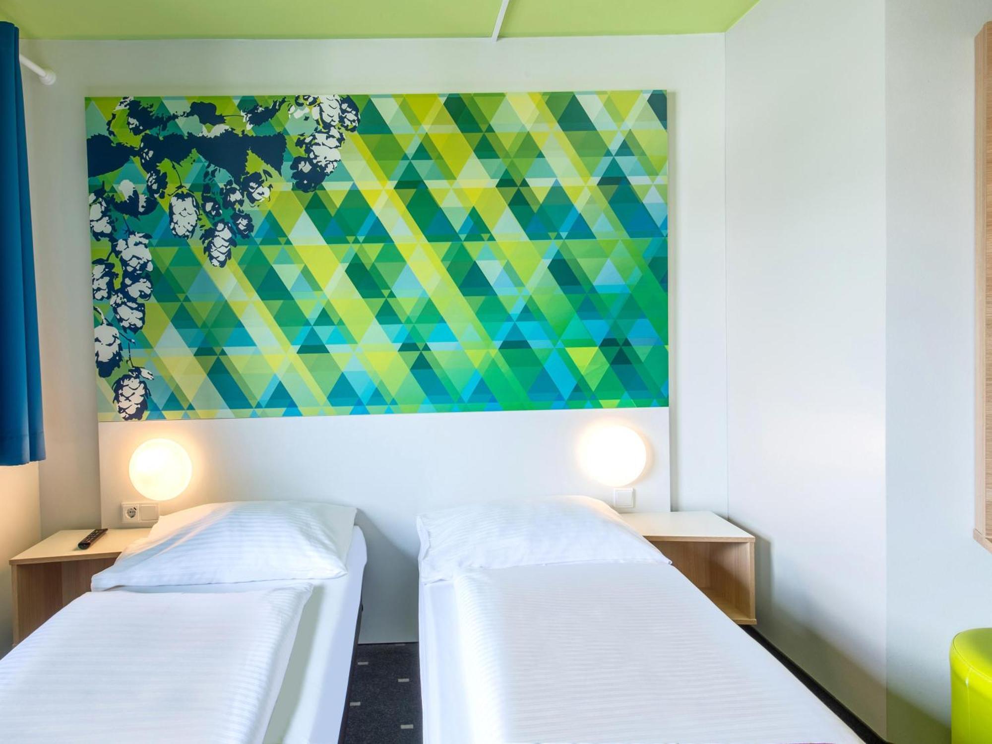 B&B Hotel Erlangen Buitenkant foto