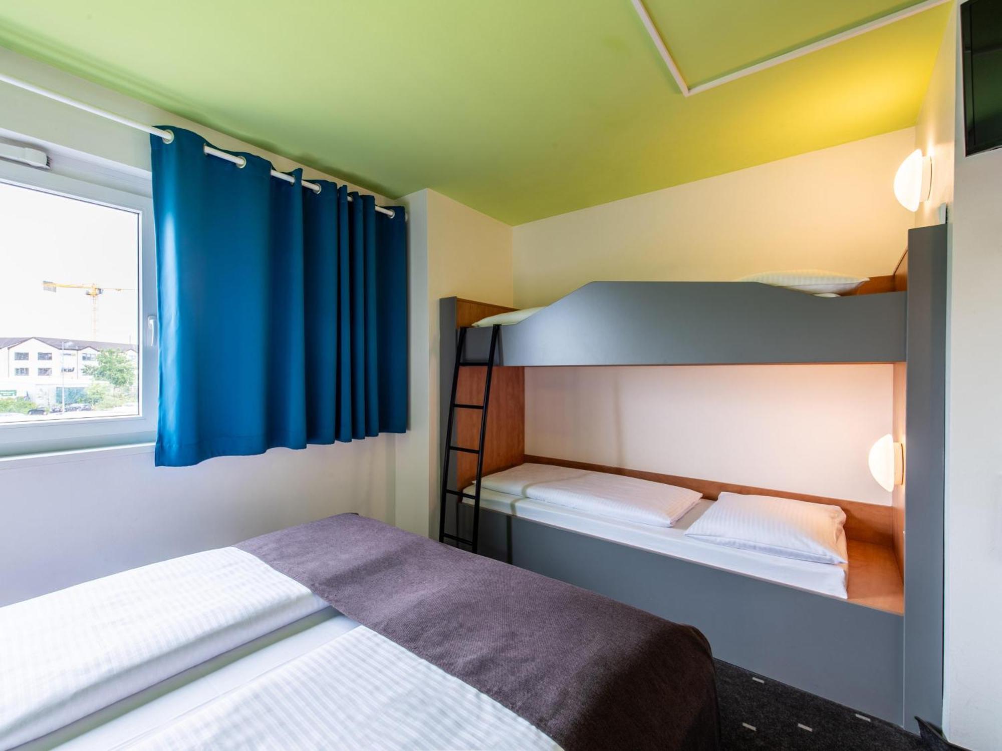 B&B Hotel Erlangen Buitenkant foto