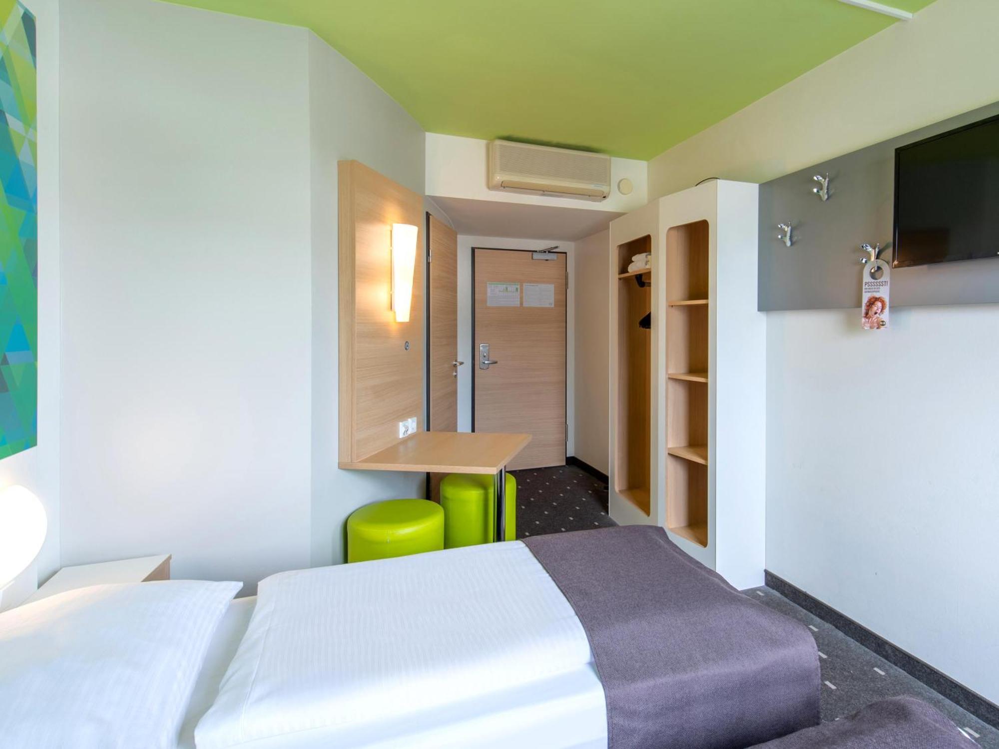 B&B Hotel Erlangen Buitenkant foto